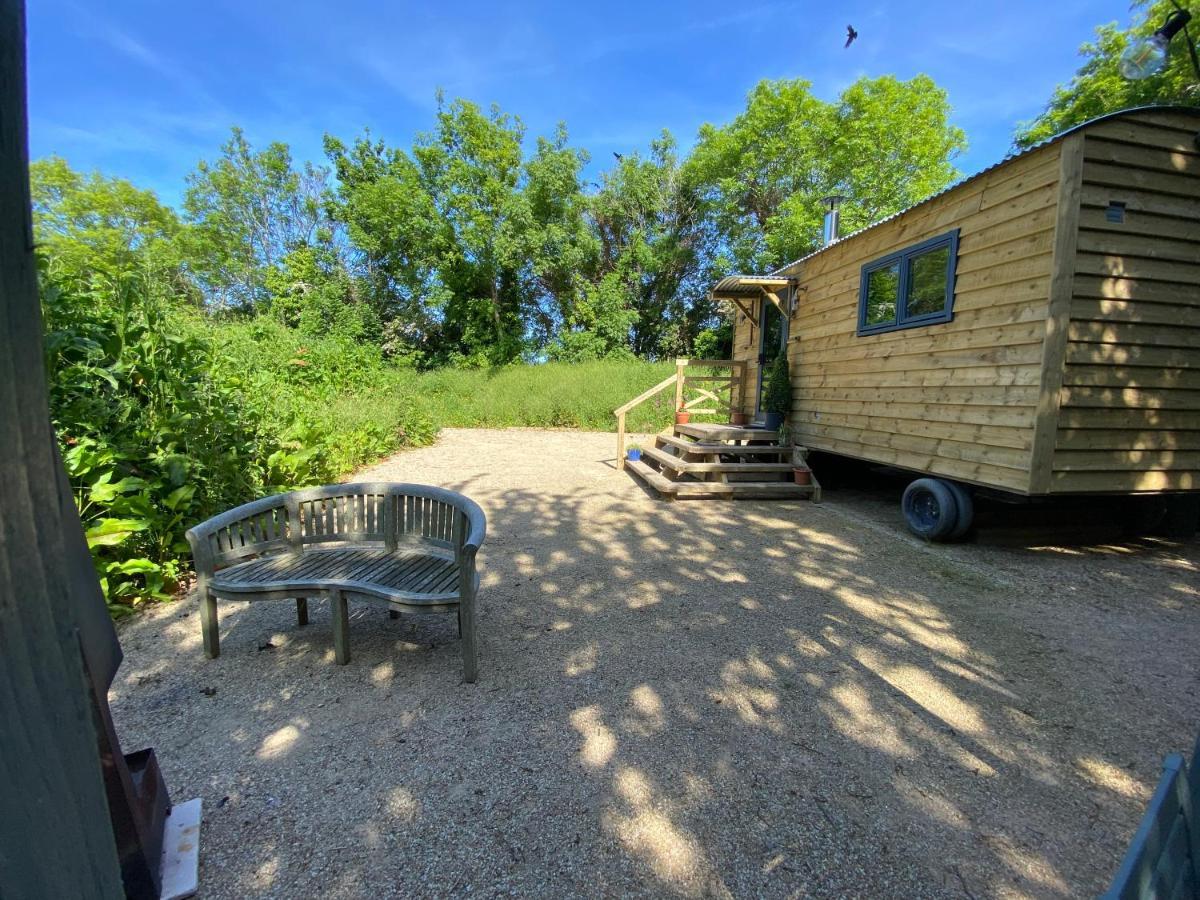 Cosy Double Shepherds Hut In Beautiful Wicklow With Underfloor Heating Throughout Rathnew Bagian luar foto