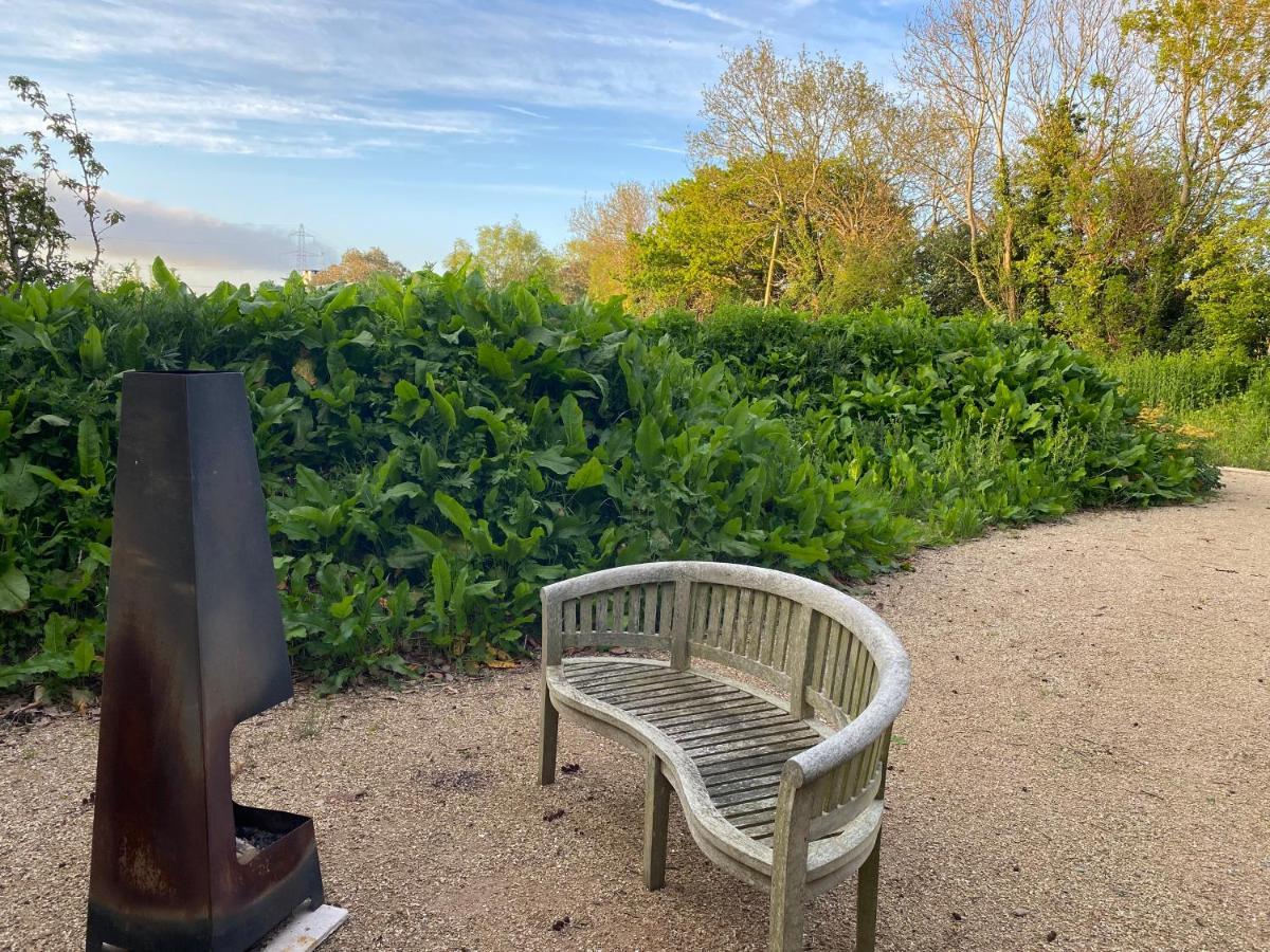 Cosy Double Shepherds Hut In Beautiful Wicklow With Underfloor Heating Throughout Rathnew Bagian luar foto