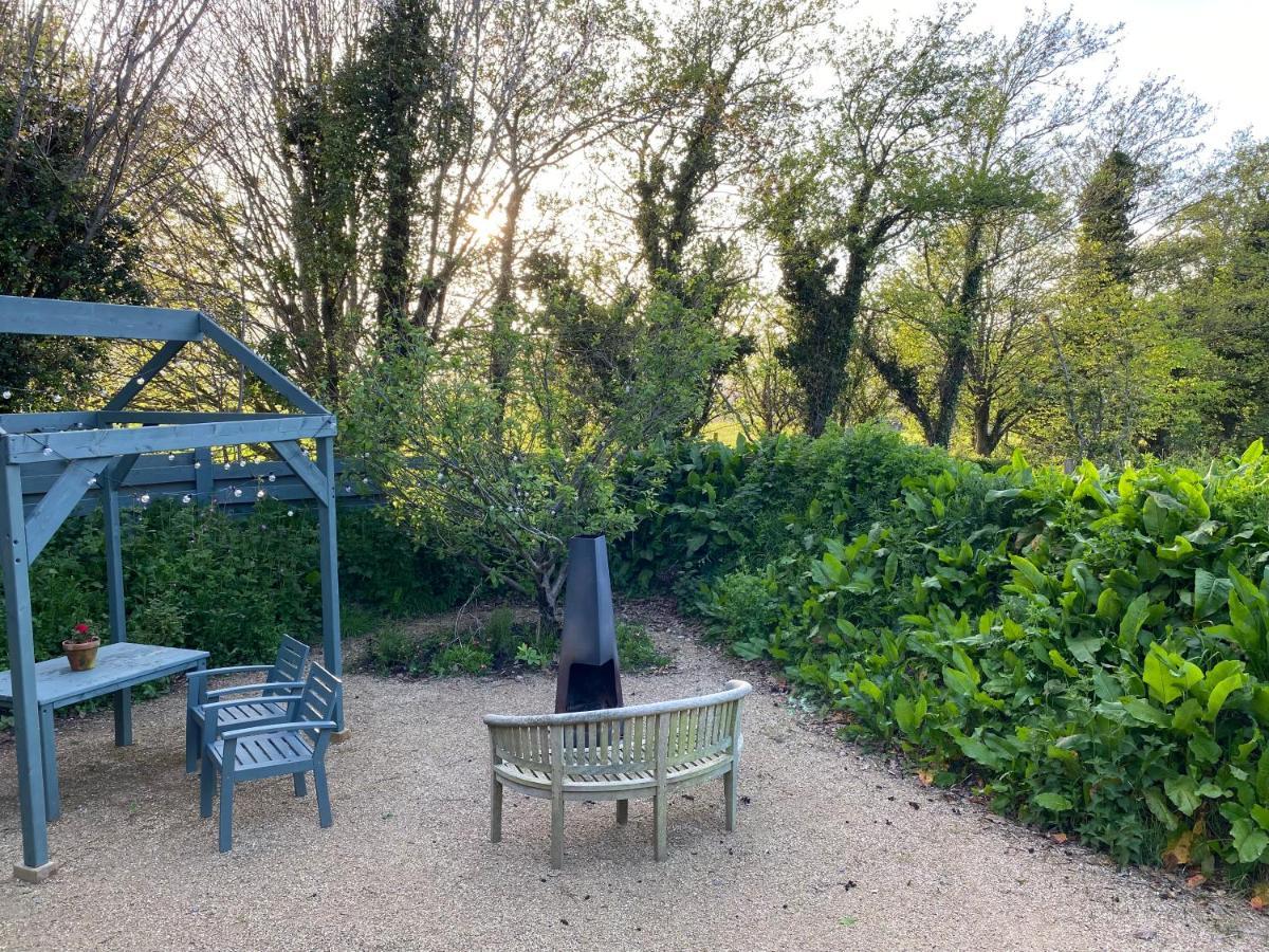 Cosy Double Shepherds Hut In Beautiful Wicklow With Underfloor Heating Throughout Rathnew Bagian luar foto