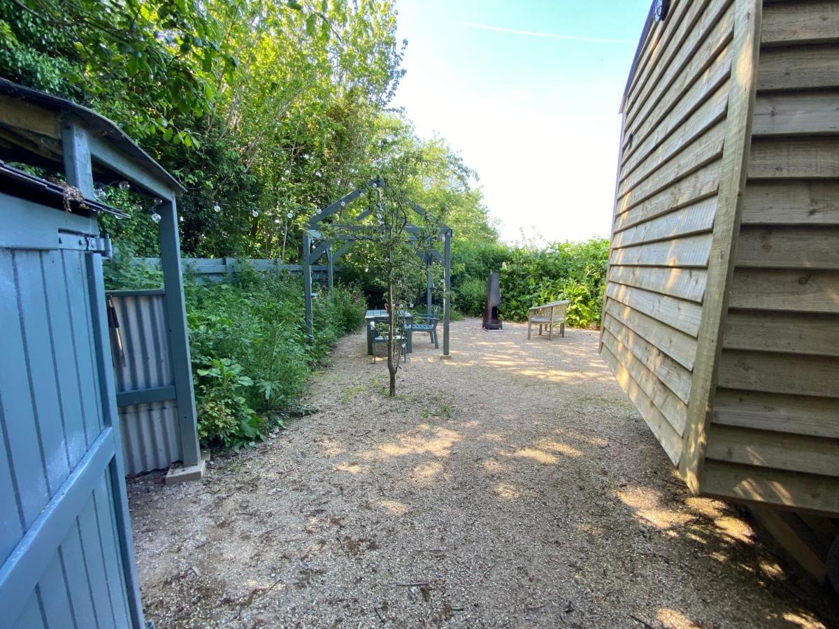 Cosy Double Shepherds Hut In Beautiful Wicklow With Underfloor Heating Throughout Rathnew Bagian luar foto